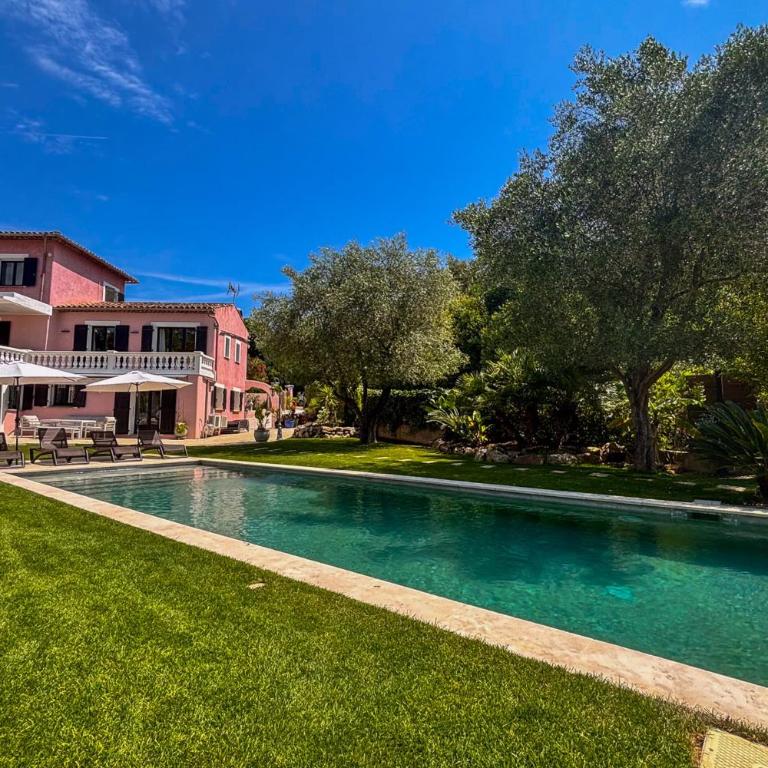 La Dolce Villa 11 sleeps Pool & Landscaped Garden - Villa - 74