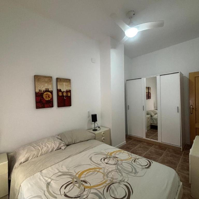 Centro Alicante - Three-Bedroom Apartment - 2