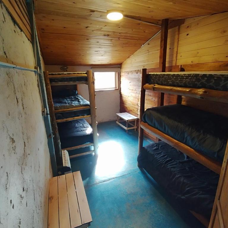 Refugio Los Molles hostal - Habitación Compartida Mixta de 6 camas - 5
