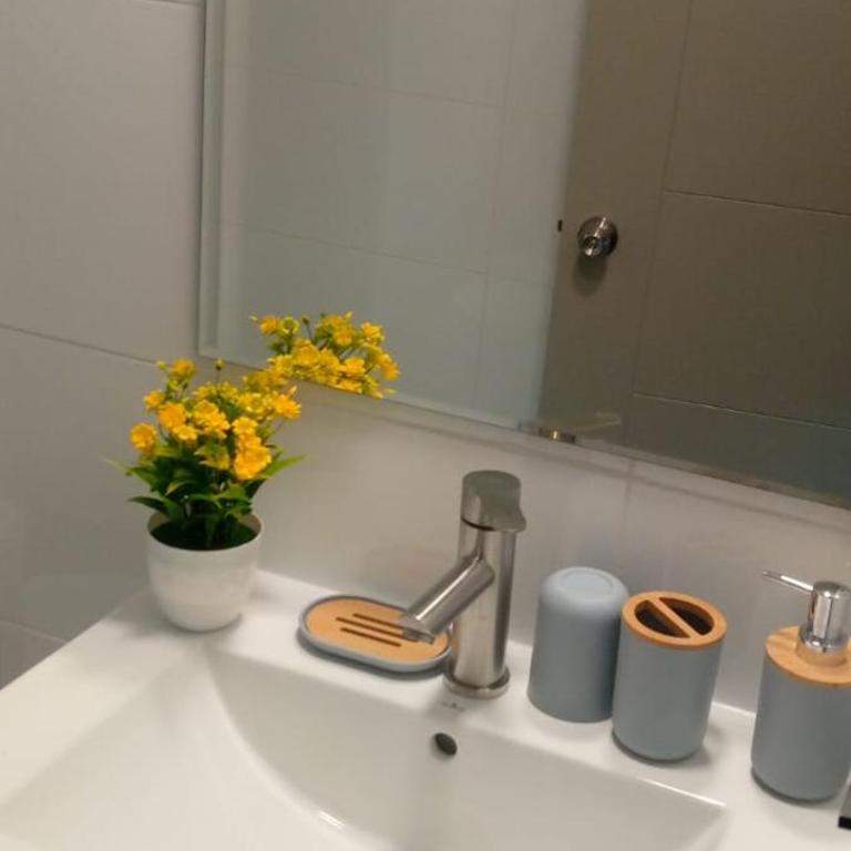 Depto Santiago centro, a metros del museo La Moneda, Plaza de Armas con Piscina, aire acondicionado y terraza, Facturable - One-Bedroom Apartment - 7