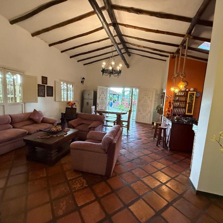 Villa La Isabella in Combia, Pereira, Colombia - Villa - 2