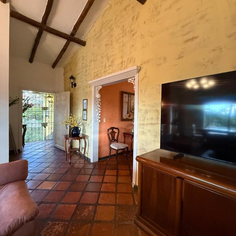 Villa La Isabella in Combia, Pereira, Colombia - Villa - 3