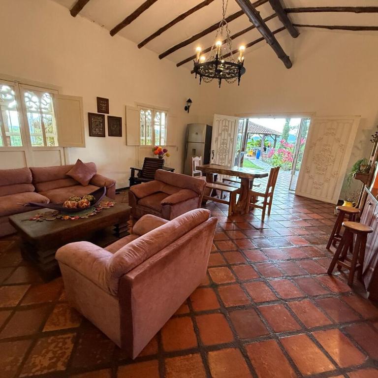 Villa La Isabella in Combia, Pereira, Colombia - Villa - 4