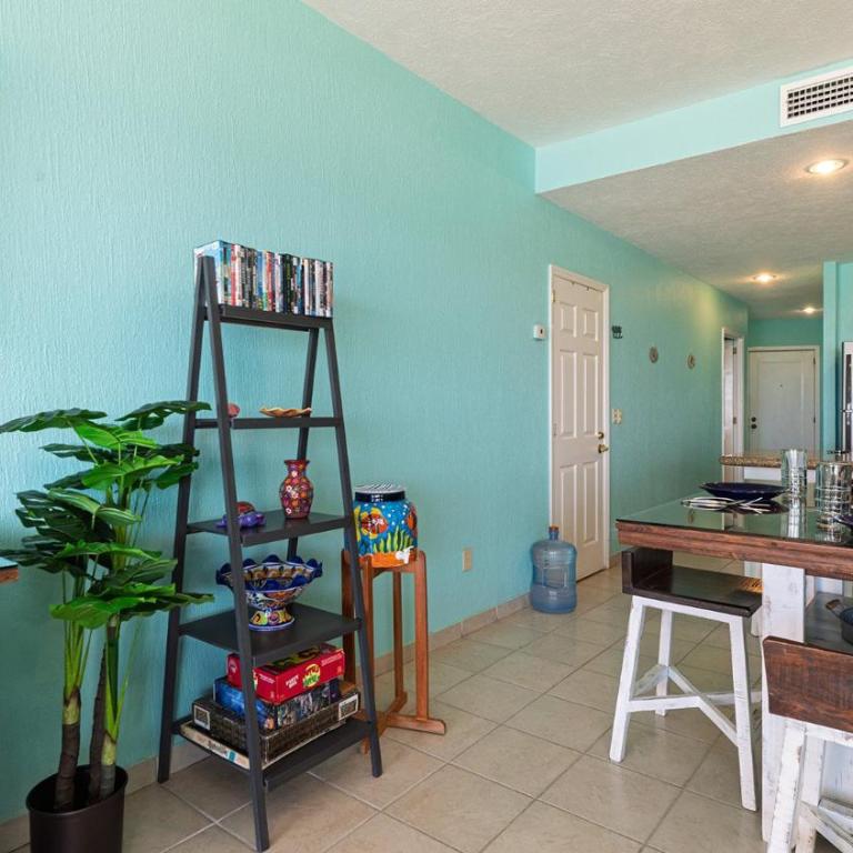 Nicely Decorated Oceanfront - Vacation Home - 9