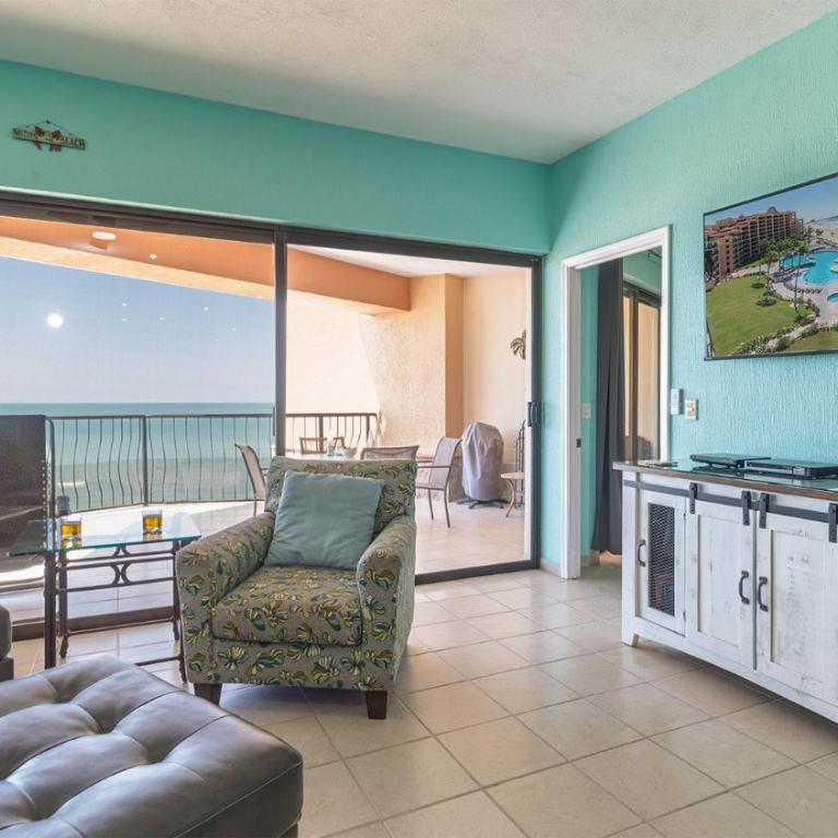 Nicely Decorated Oceanfront - Vacation Home - 5
