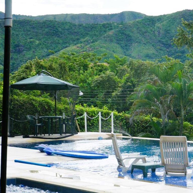 Comfy House with WiFi Pool Jacuzzi in Carmen De Apicala - Casa de 3 dormitorios - 6