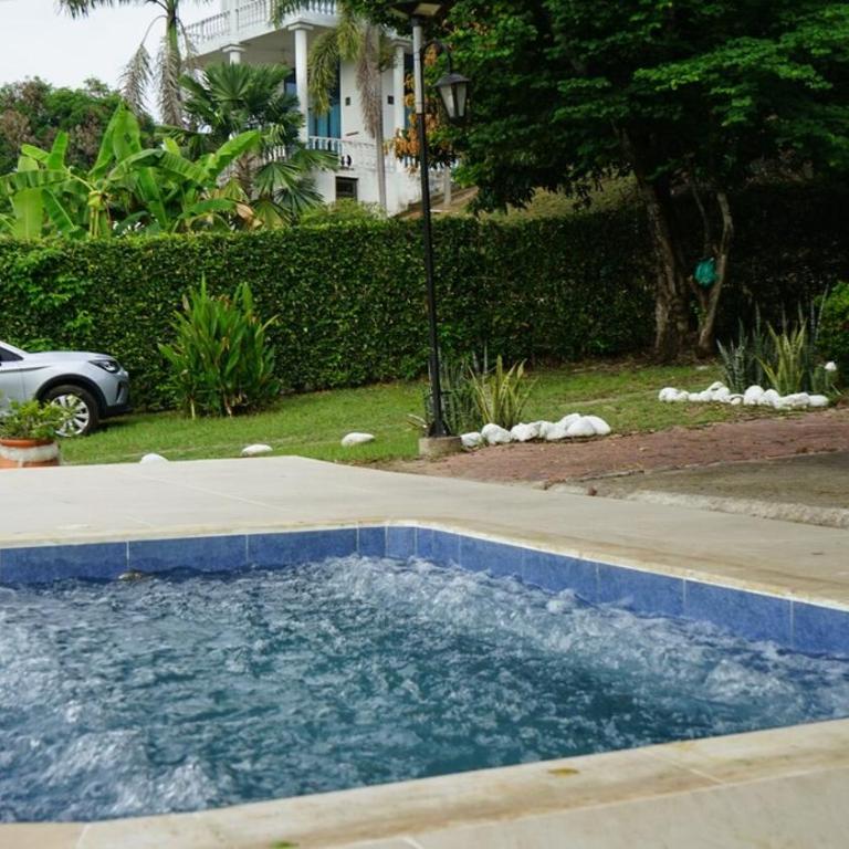 Comfy House with WiFi Pool Jacuzzi in Carmen De Apicala - Casa de 3 dormitorios - 23