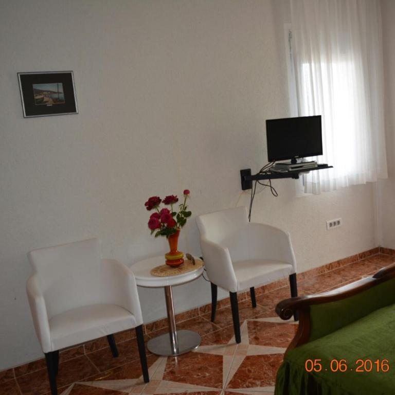 Villa Beba - Studio with Balcony and Sea View (4 Adults) - 8