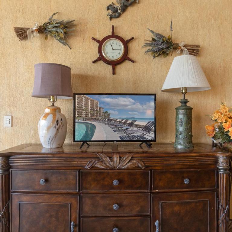 Sea-Gem Oceanfront Oasis - Vacation Home - 7