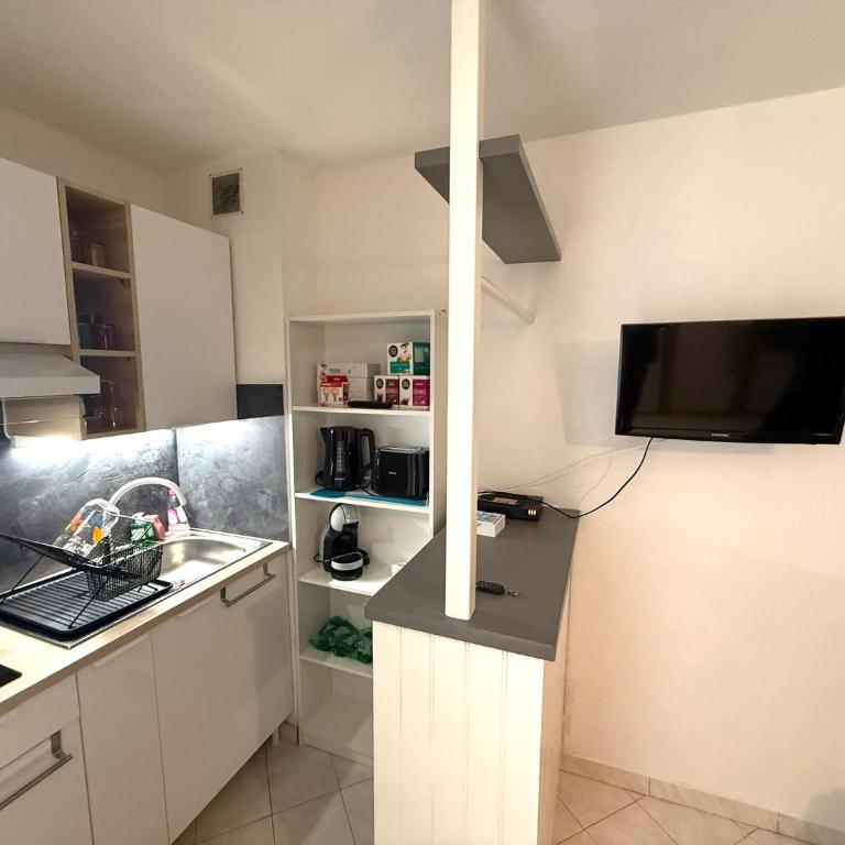 Studio LGM tout confort avec terrasse & parking, Plage à pied - One-Bedroom Apartment - 7