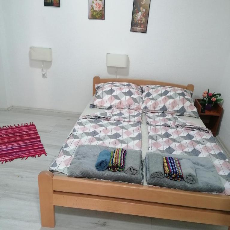 Dedovina - Dvokrevetna Soba sa Bračnim Krevetom /2 Zasebna Kreveta i Sopstvenim Kupatilom - 11