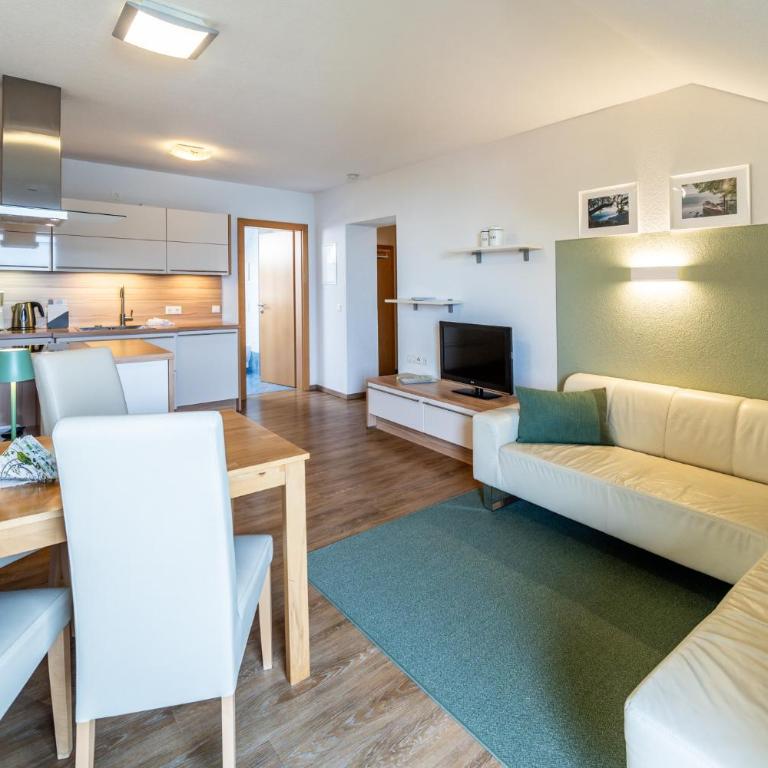 Frühstückspension Götzfried-Hof - Apartment mit 2 Schlafzimmern, Balkon und Seeblick - 2