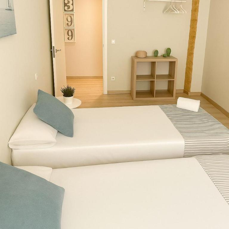Vive Zaragoza XV - Two-Bedroom Apartment with Balcony - 12