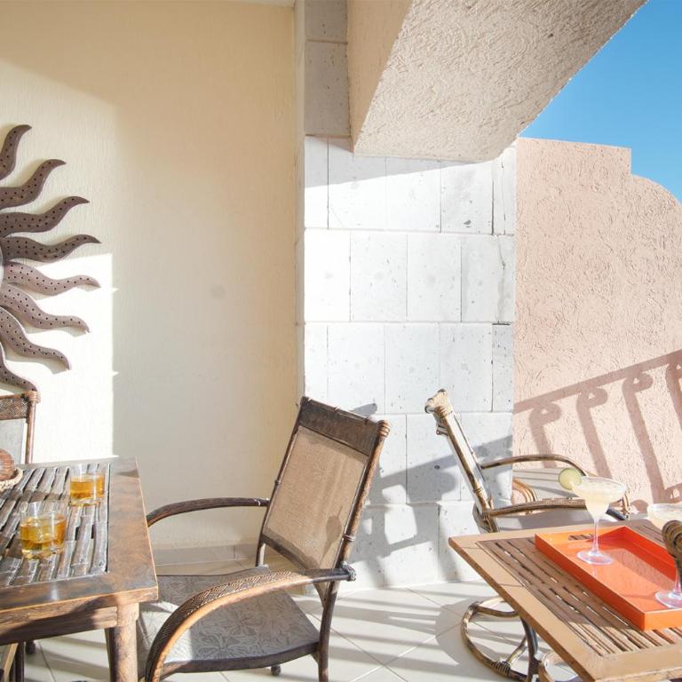 Sunrise Perch Penthouse Nice Decor Large Patio Ocean Front Condo - Casa - 22
