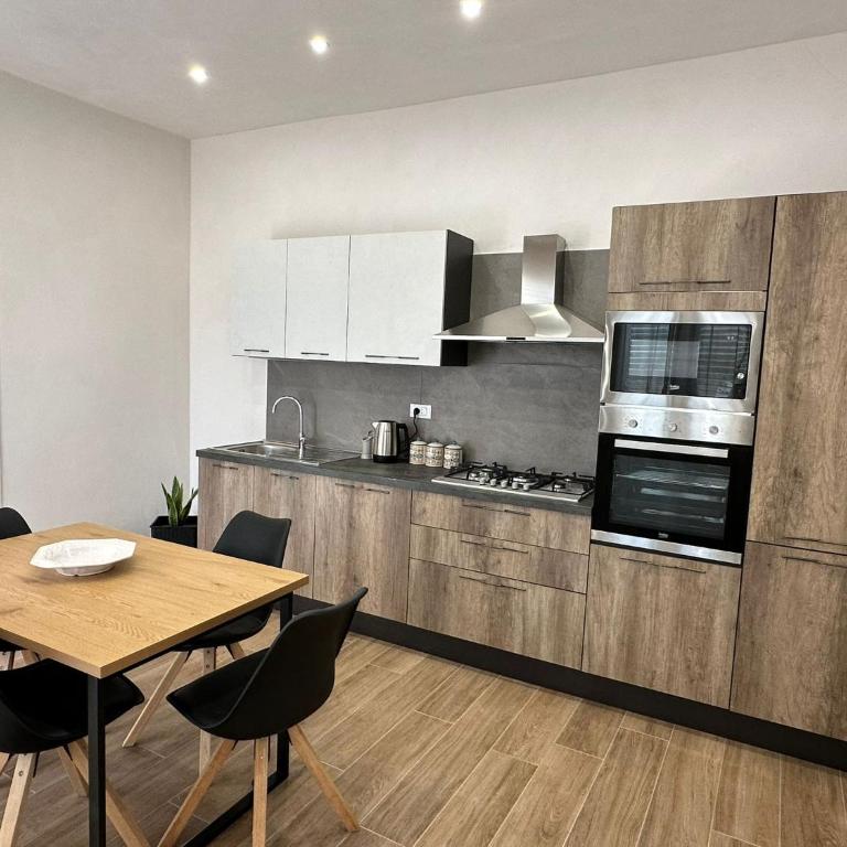 Stagnone Sunset Holidays - Deluxe One-Bedroom Apartment with Garden View - 5