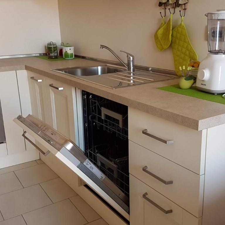 BnB Cairoli - Homezon - Appartamento con Vista e Balcone - 9