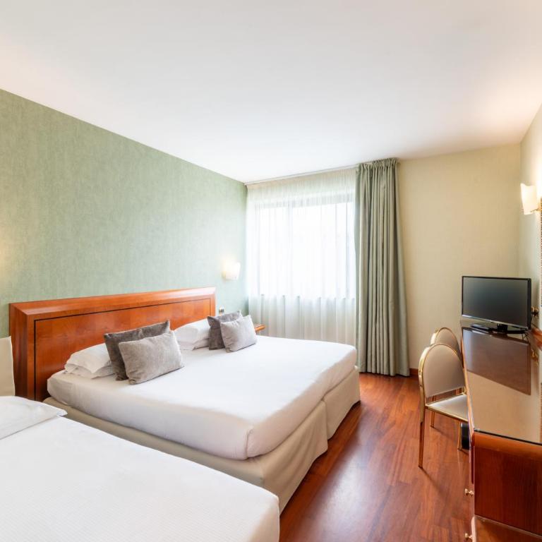 Hotel Palace Verona - Camera Matrimoniale Superior con Letto Supplementare - 4