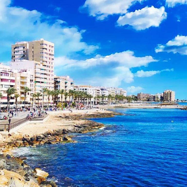 Amplia Casa Independiente cerca del mar - Casa de 4 dormitorios - 27