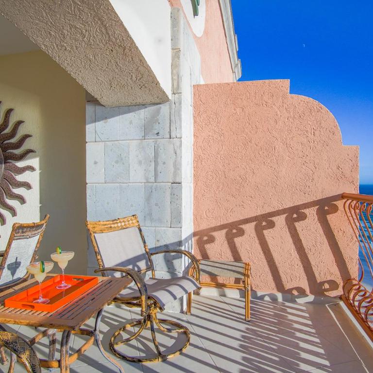 Sunrise Perch Penthouse Nice Decor Large Patio Ocean Front Condo - Casa - 25