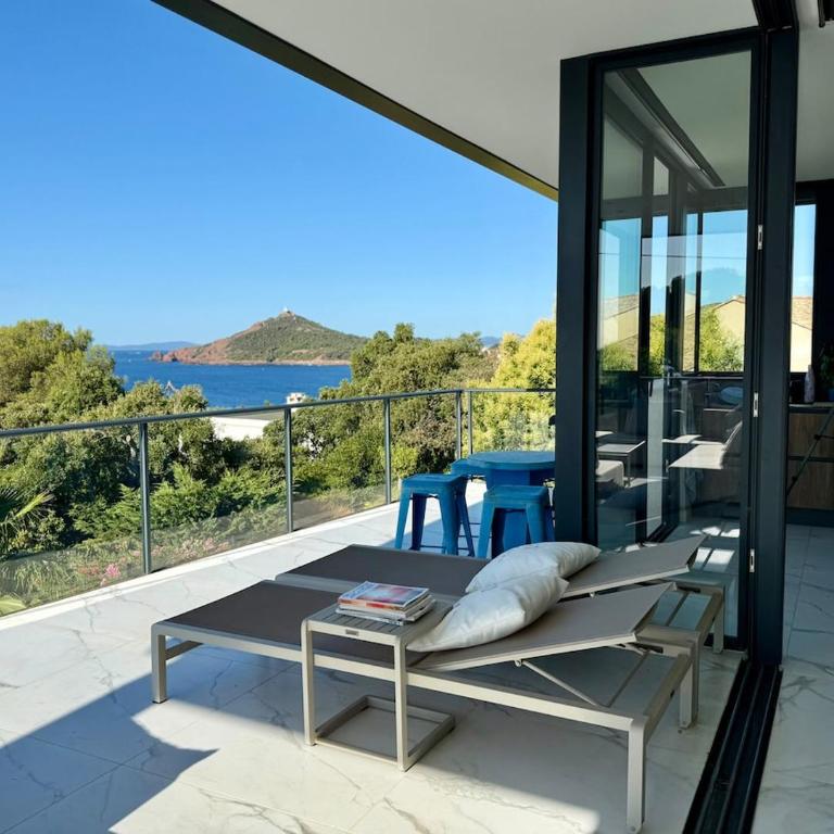 Beautiful villa with sea view - Villa - 4