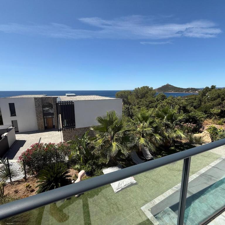 Beautiful villa with sea view - Villa - 13