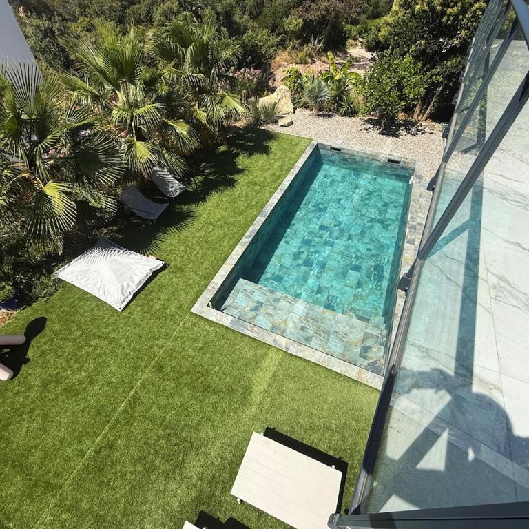 Beautiful villa with sea view - Villa - 16