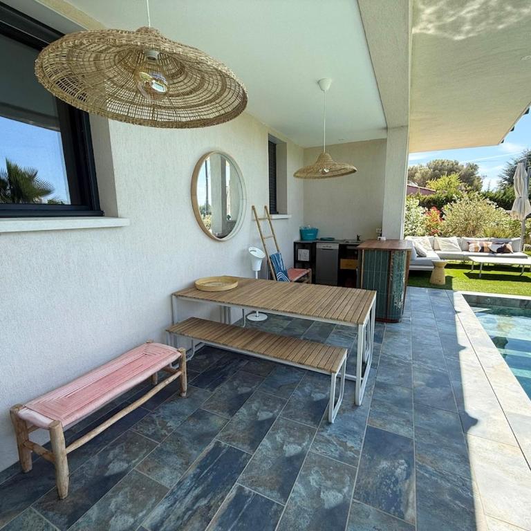 Beautiful villa with sea view - Villa - 26