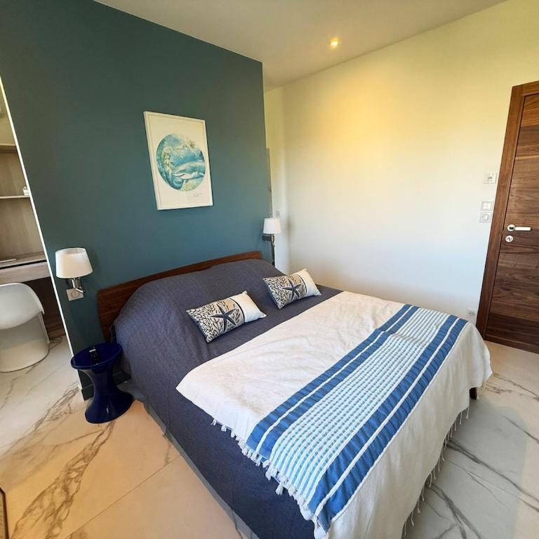 Beautiful villa with sea view - Villa - 27