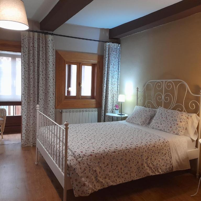 Casa Cotiellu - Five-Bedroom House - 12