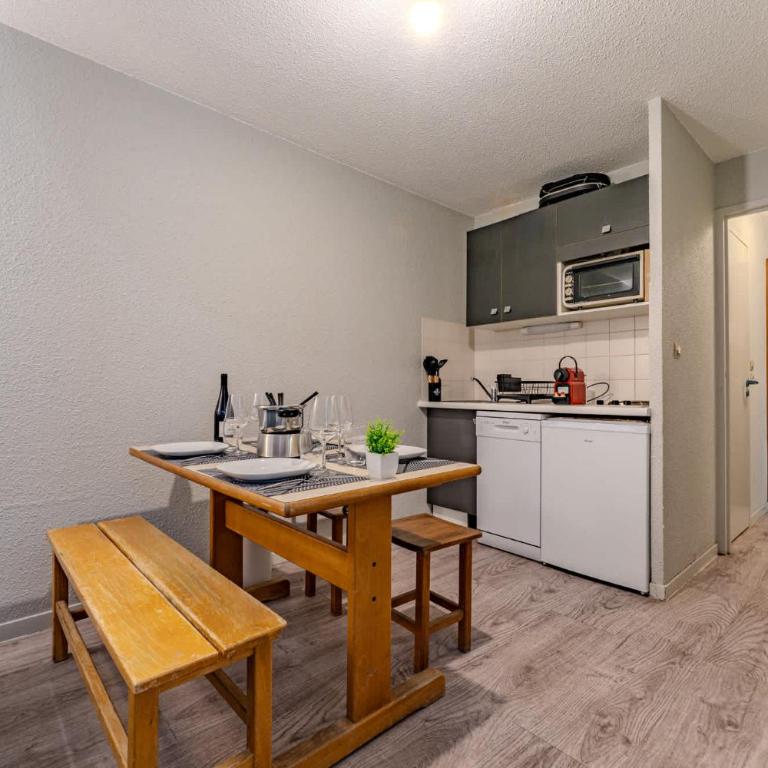 Ski-In Ski-Out 2BR Apartment with Mountain View - Val Thorens - Résidence le Joker - Appartement - 12