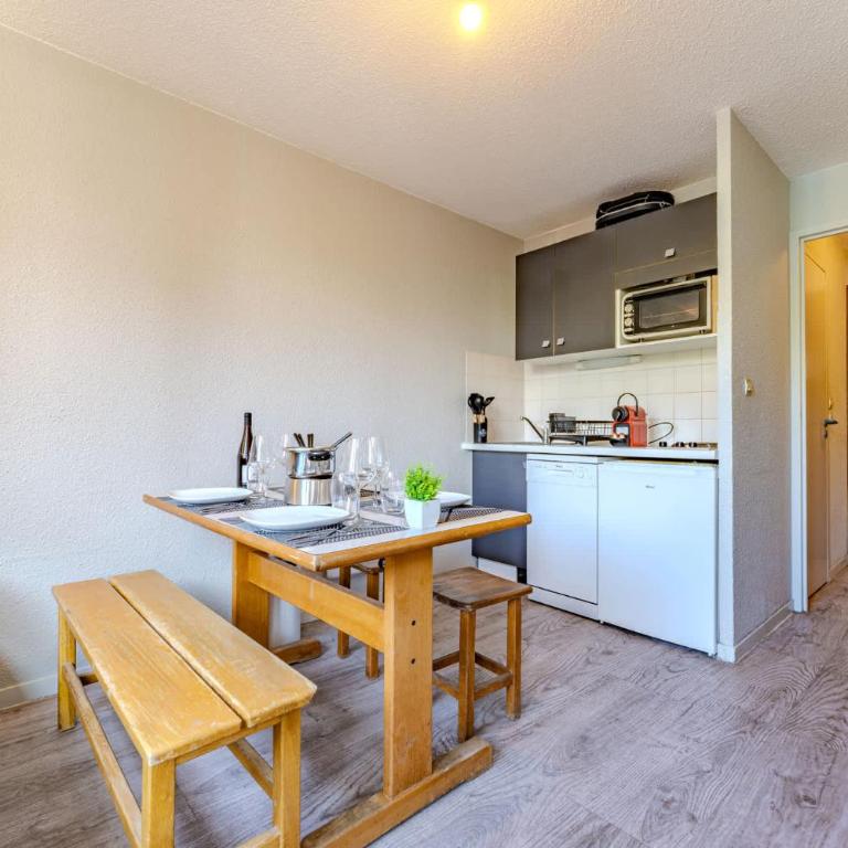 Ski-In Ski-Out 2BR Apartment with Mountain View - Val Thorens - Résidence le Joker - Appartement - 8