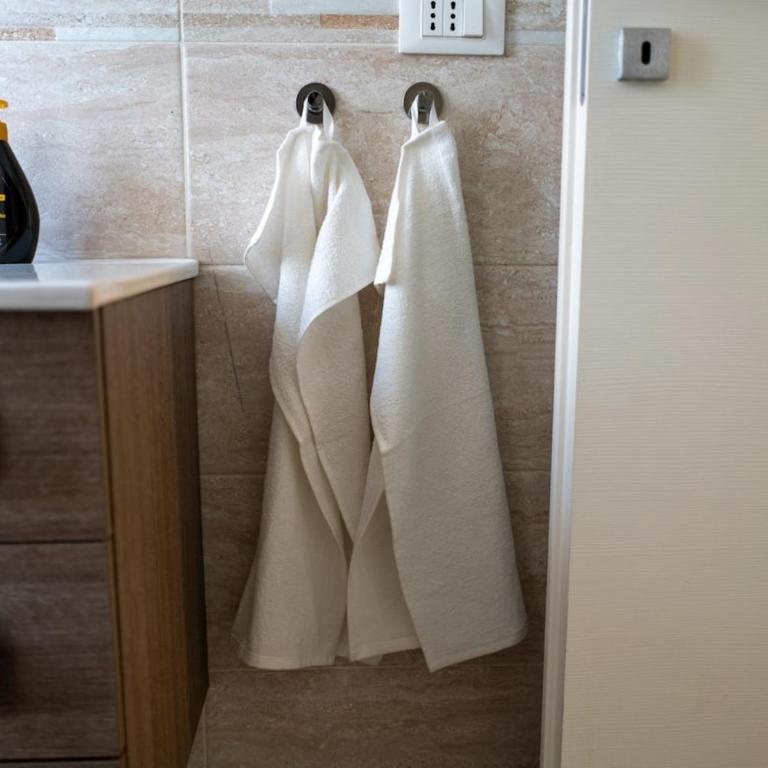 Modern Family Apartment Near the Hospital, Netflix & Free Wi-Fi - Two-Bedroom Apartment - 7