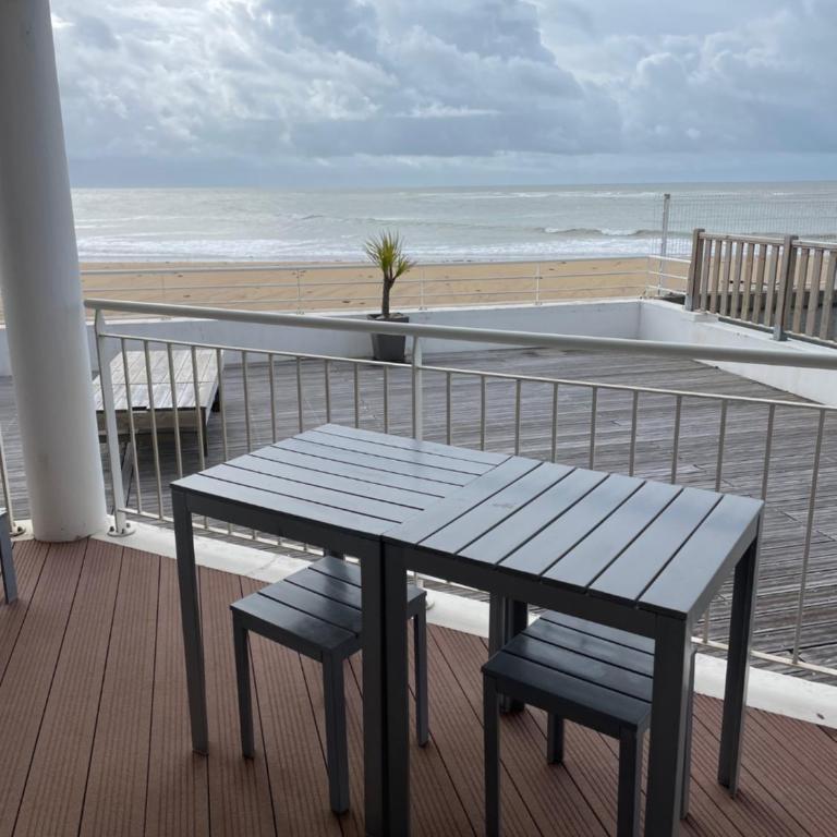 Résidence Belle Plage - Appartement 1 Chambre avec Vue sur la Mer et Terrasse - 9