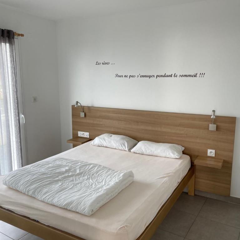 Résidence Belle Plage - Appartement 1 Chambre avec Vue sur la Mer et Terrasse - 10