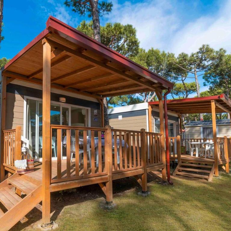 Camping Village Capo D'Orso - Bungalow Familiare - 1