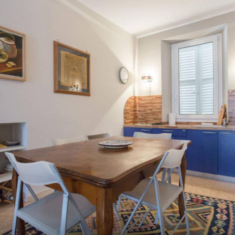 Large 1 Bedroom with Balcony City Centre - Apartment mit Balkon - 14