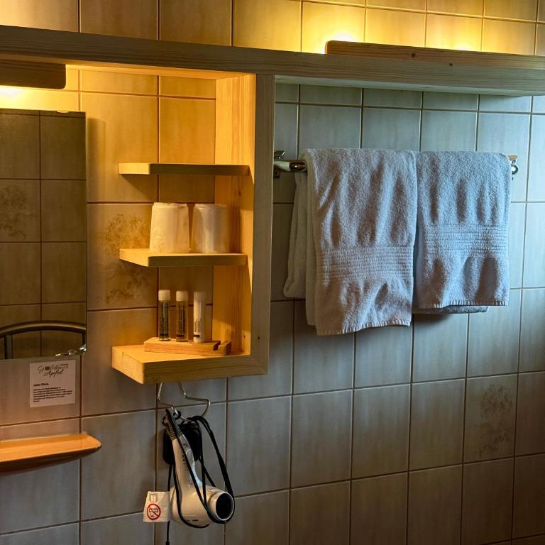 Landhaus Goldener Apfel - Doppelzimmer mit Gartenblick - 17
