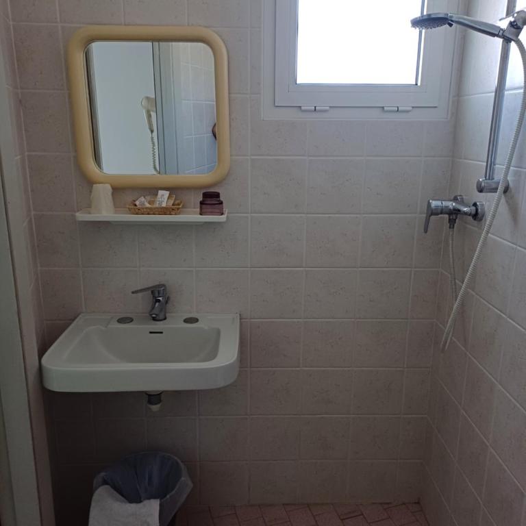 Hotel Graziana - Single Room with Balcony - 5
