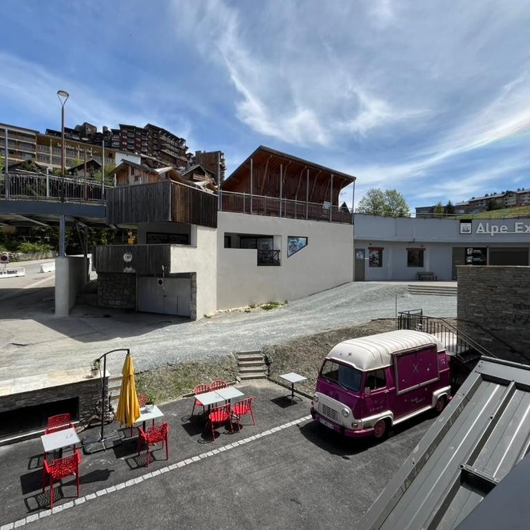 Alpe d'Huez Houses - Chez Nina - Expression - 3 chambres au pied ALPE EXPRESS - Three-Bedroom Premium Apartment with Balcony - 15