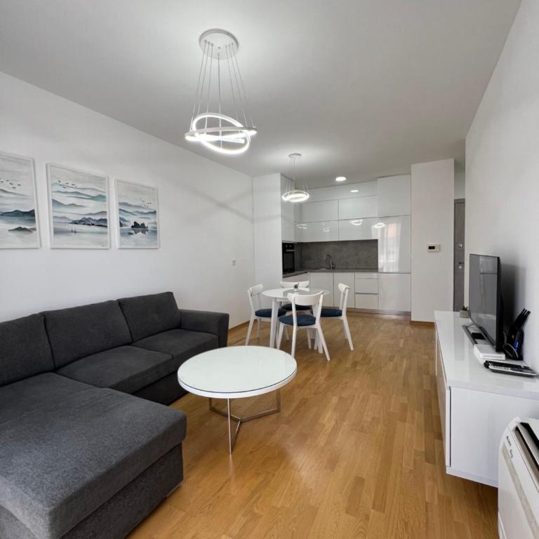 Tre Sorelle Becici - One-Bedroom Apartment - 1