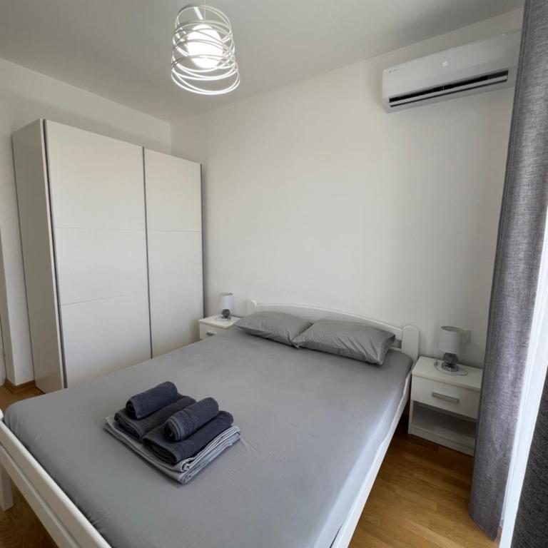 Tre Sorelle Becici - One-Bedroom Apartment - 10