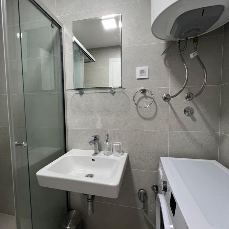 Tre Sorelle Becici - One-Bedroom Apartment - 17