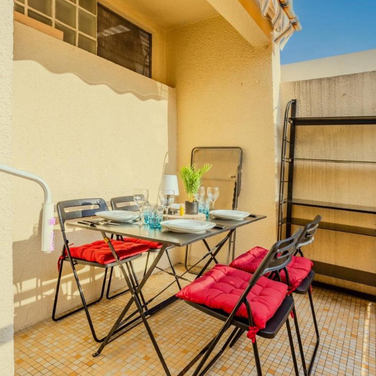 Studio Terrace AC Lift - Old town | By Airnest - Appartement - 20