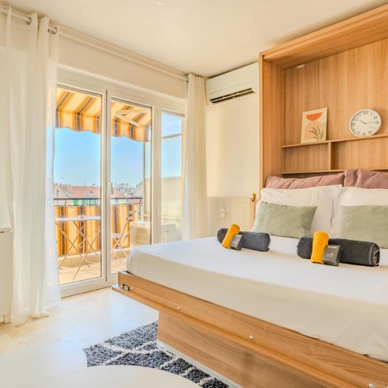 Studio Terrace AC Lift - Old town | By Airnest - Appartement - 4