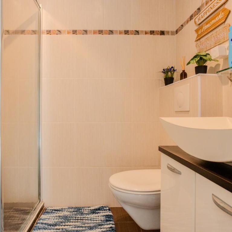 Studio Terrace AC Lift - Old town | By Airnest - Appartement - 18