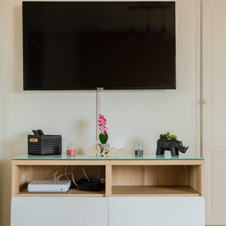 Studio Terrace AC Lift - Old town | By Airnest - Appartement - 9
