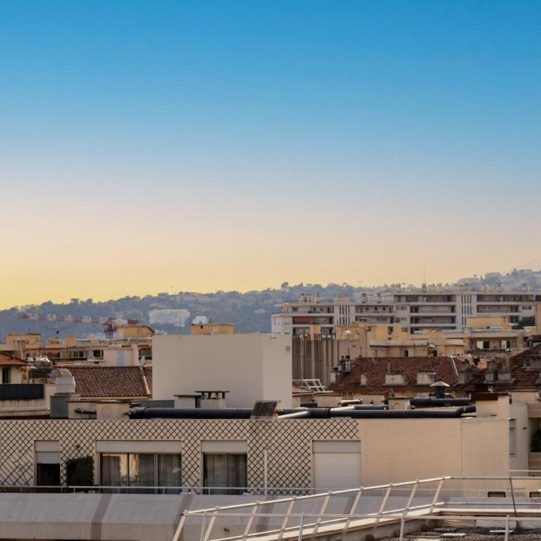 Studio Terrace AC Lift - Old town | By Airnest - Appartement - 26