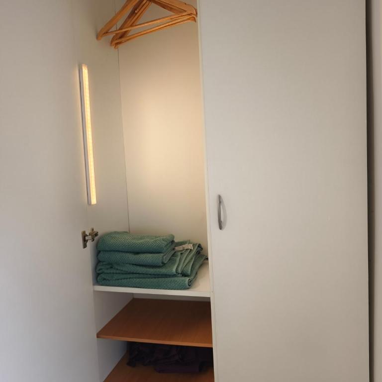 Quiet and Bright - Near Bus Station & Free Parking - Apartman sa 1 Spavaćom Sobom - 28