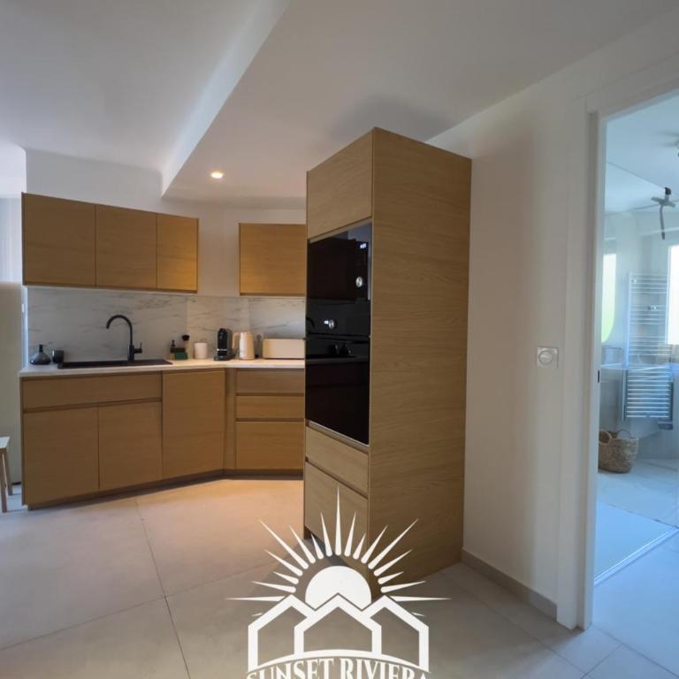 LE ROSSINI Antibes Center AirCo Parking for 4 By Sunset - Appartamento - 30