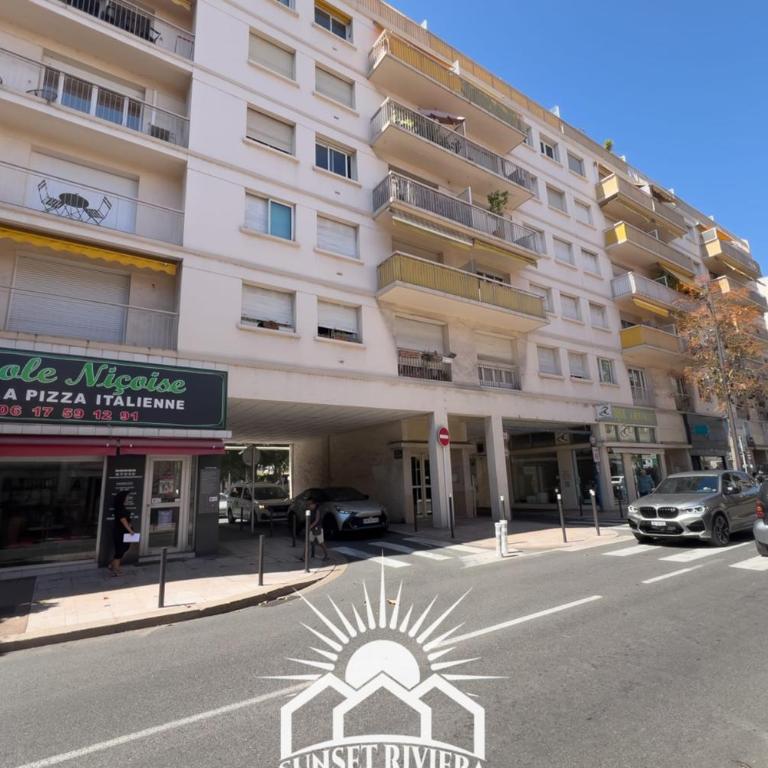 LE ROSSINI Antibes Center AirCo Parking for 4 By Sunset - Appartamento - 67